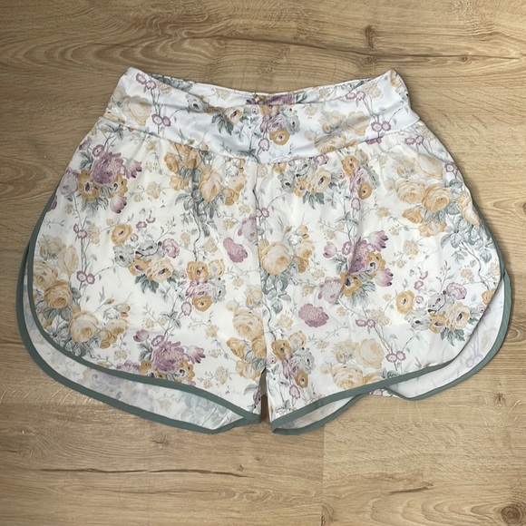 Tuckernuck Meadow Green Chintz Jogging Short - Picture 1 of 3